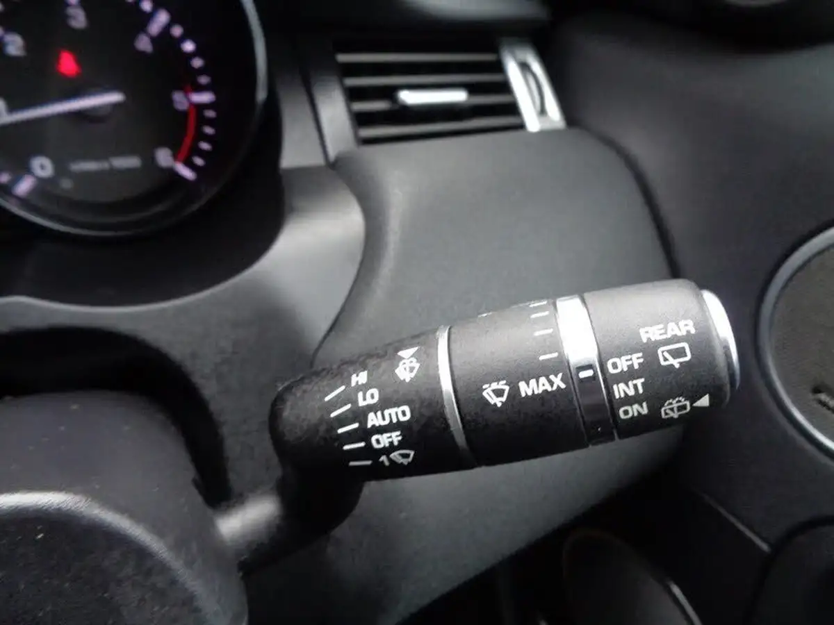 2015-land-rover-range-rover-evoque-22sd4-pure-tech-hatchback-5d-auto-big-22