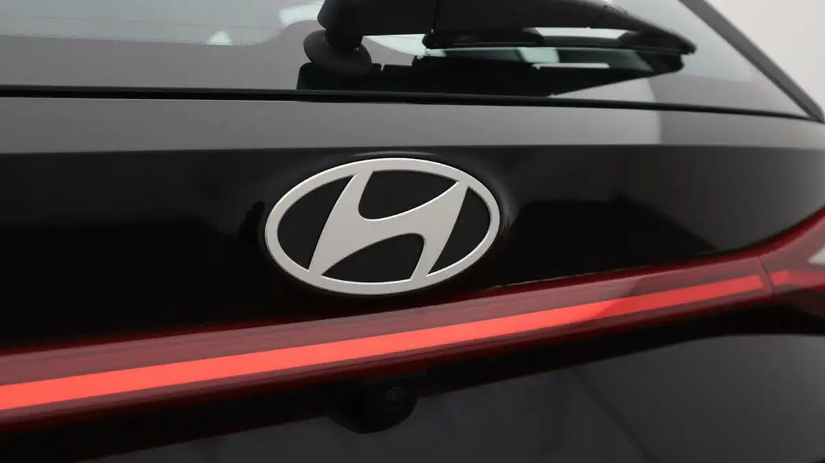 2024-hyundai-i20-10-t-gdi-advance-big-21