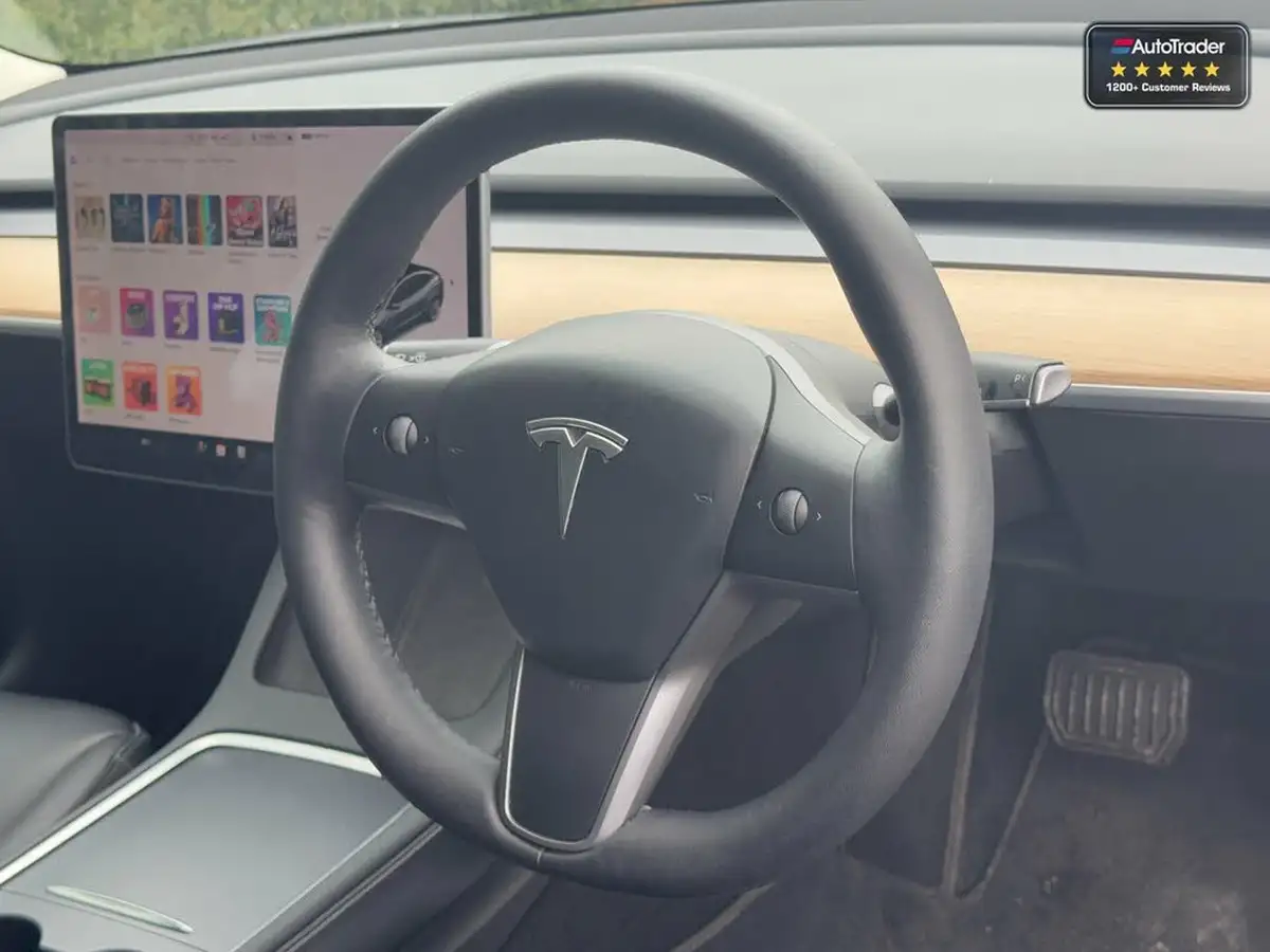 2021-tesla-model-3-e-long-range-awd-big-10