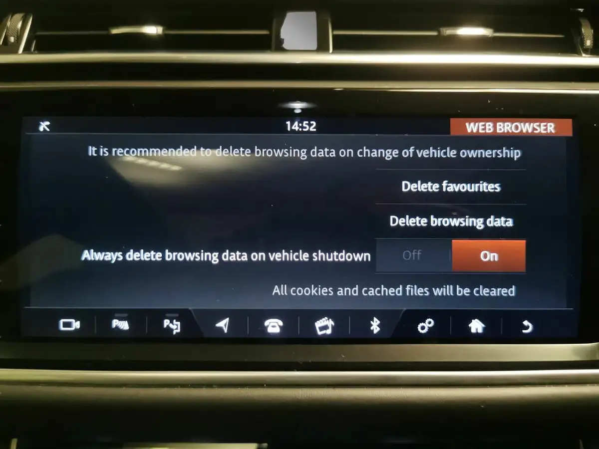 2020-land-rover-range-rover-velar-20-p300-r-dynamic-hse-big-15