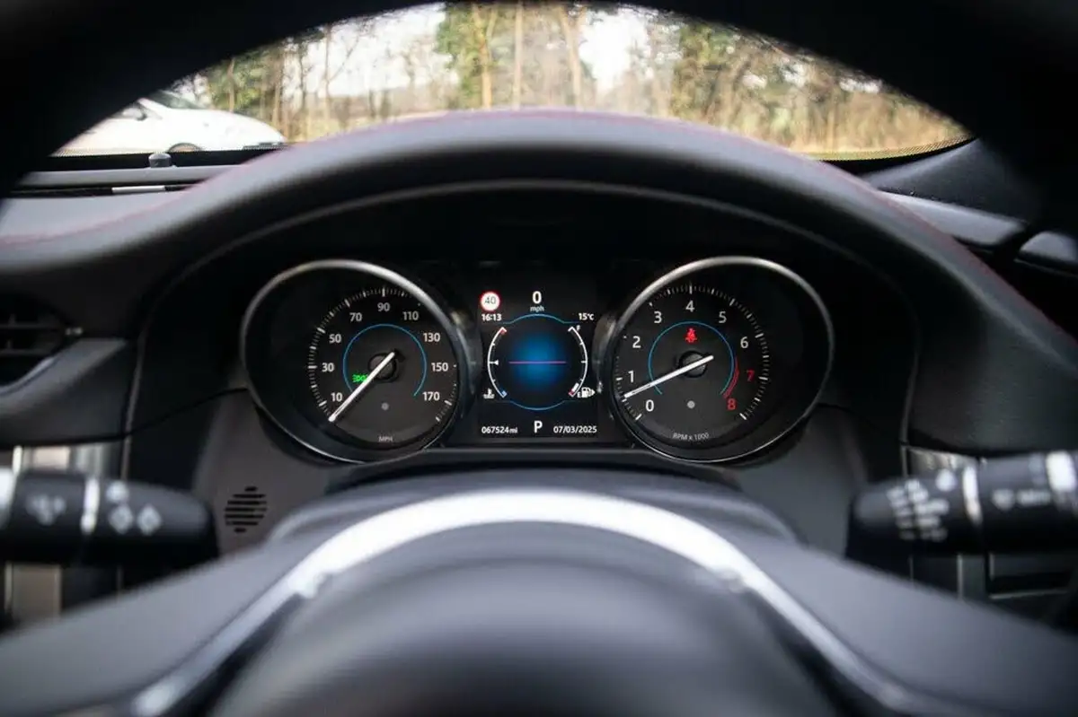 2016-jaguar-xf-30-s-big-11