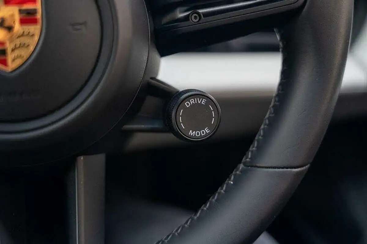 2021-porsche-taycan-e-turbo-performance-battery-plus-big-38