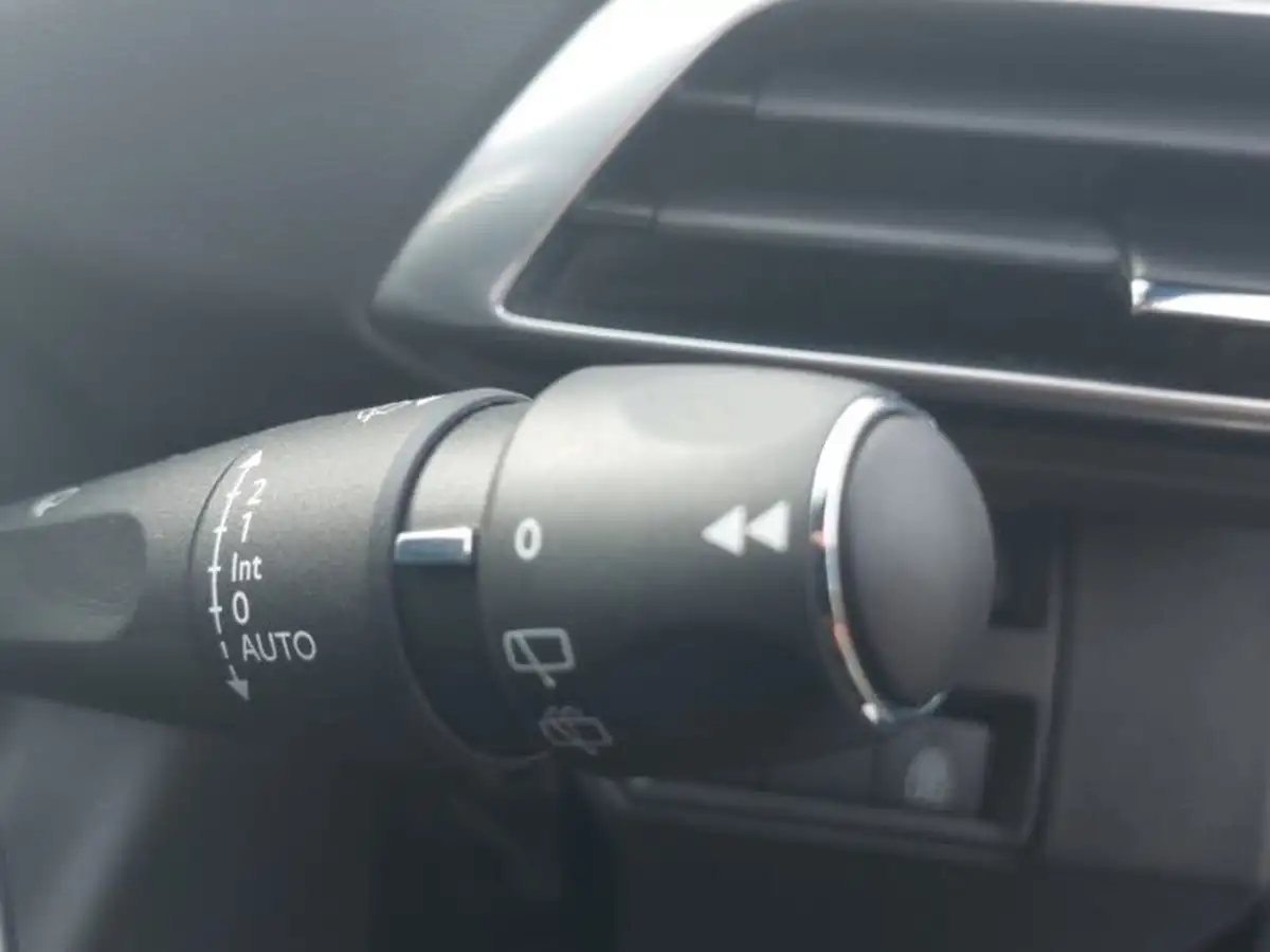 2022-peugeot-3008-suv-12-puretech-gt-premium-big-18
