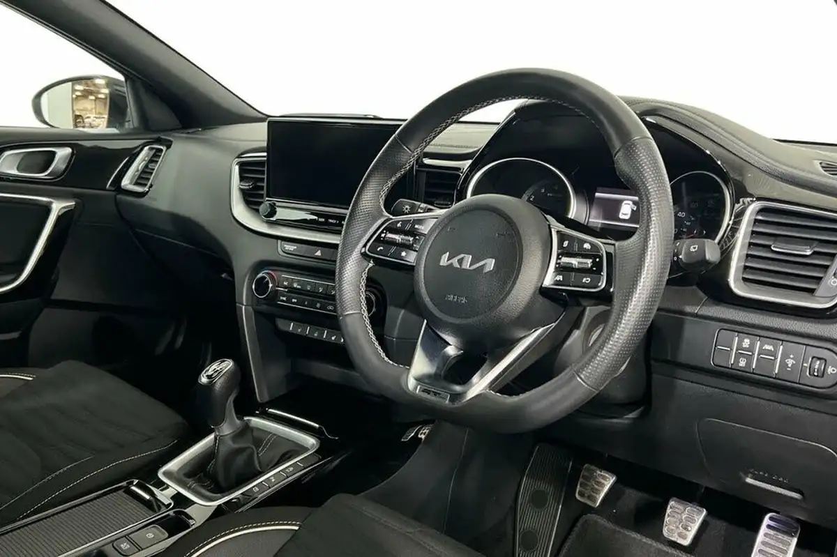 2024-kia-ceed-15-t-gdi-gt-line-158bhp-big-8