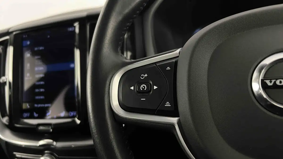 2021-volvo-xc60-20td-b4-momentum-big-17