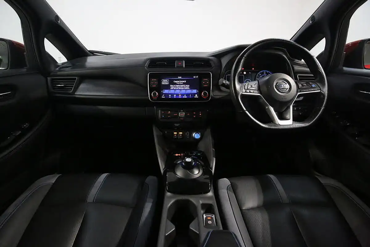 2020-nissan-leaf-e-e-tekna-big-24