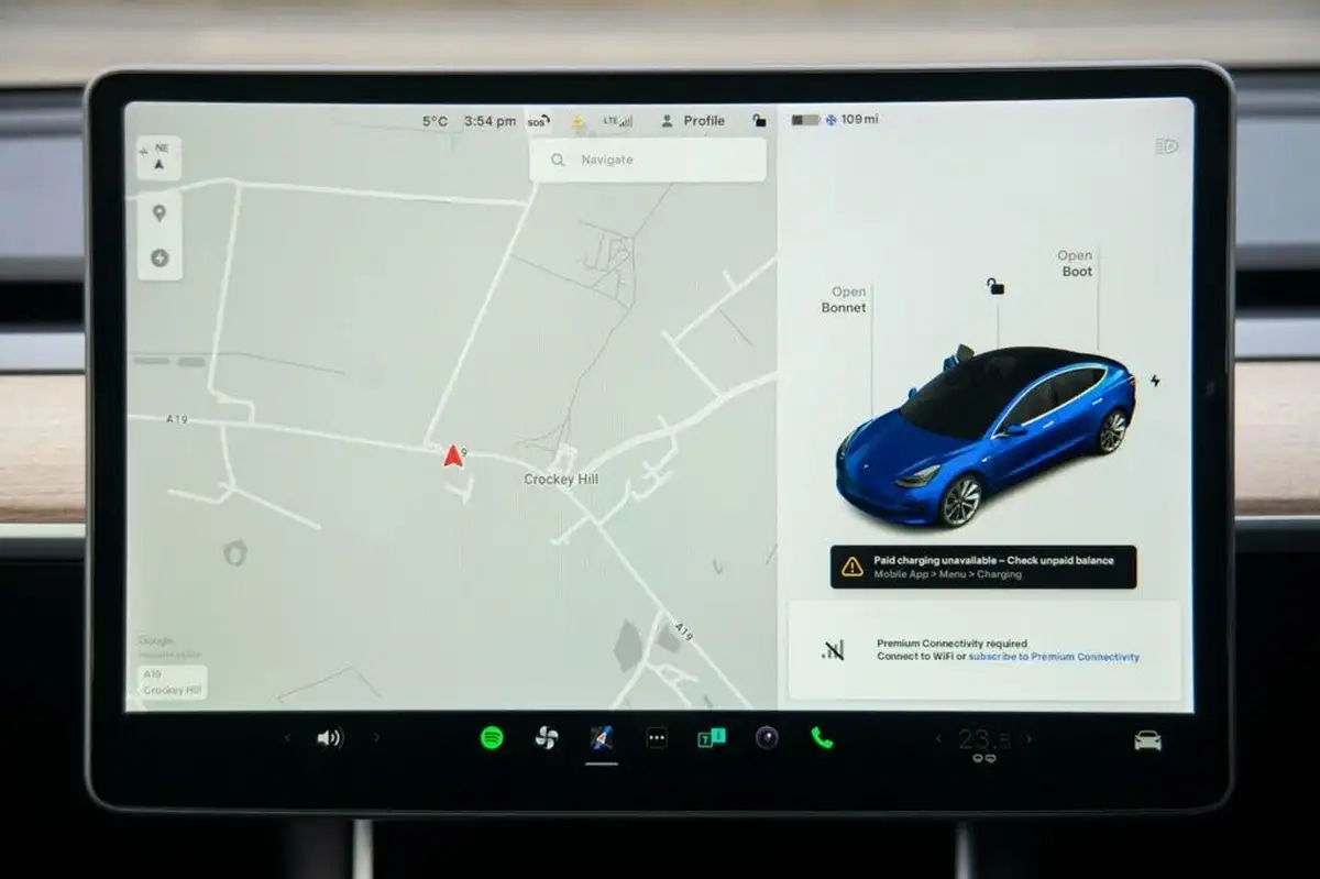 2020-tesla-model-3-e-long-range-big-16
