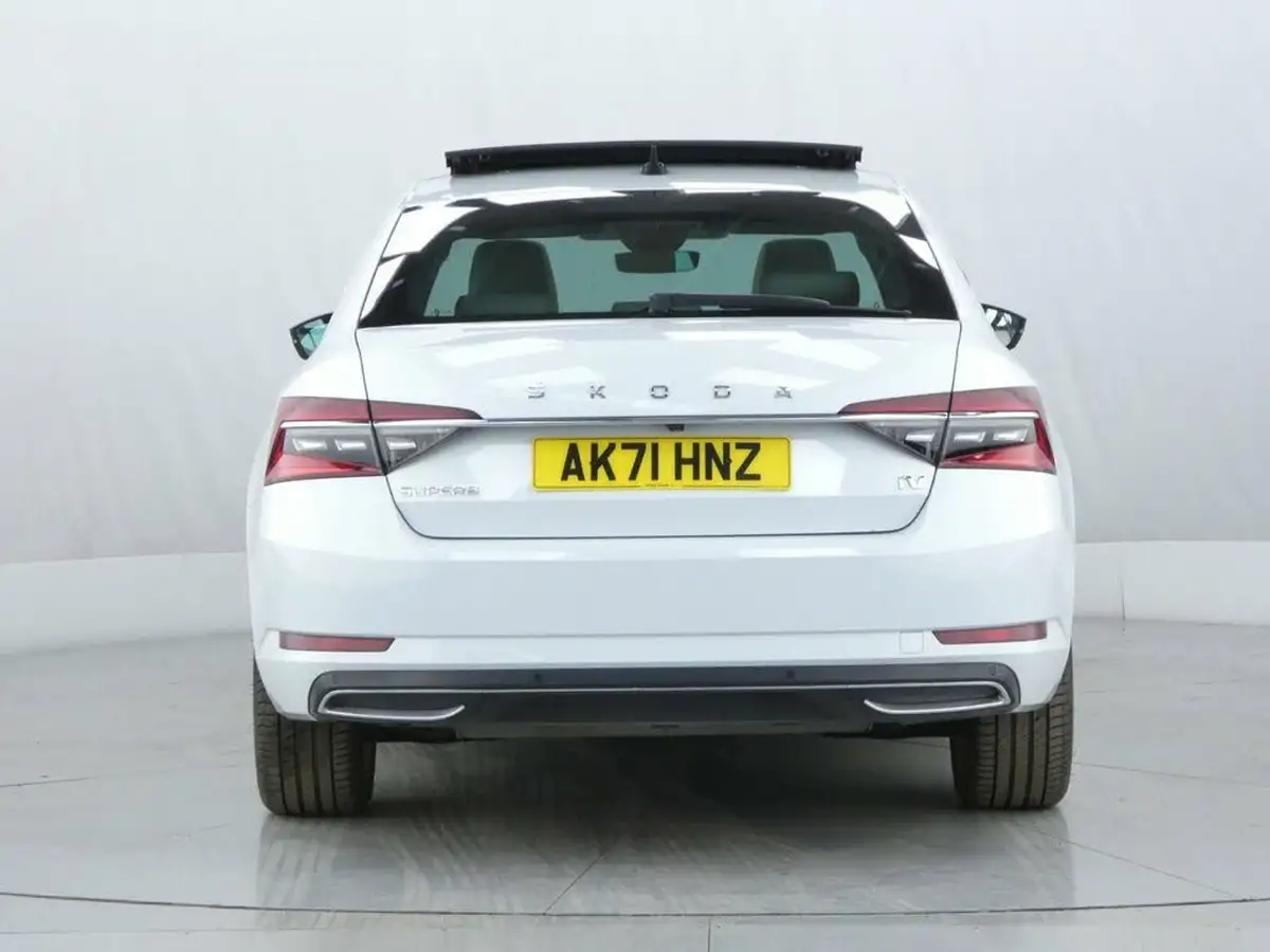 2021-skoda-superb-14-tsi-laurin-klement-hatchback-big-8