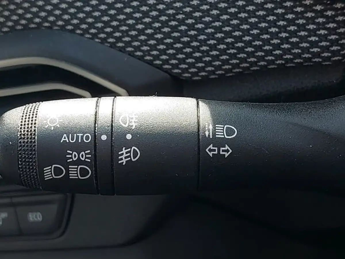 2022-dacia-sandero-10-tce-comfort-90bhp-cvt-big-12