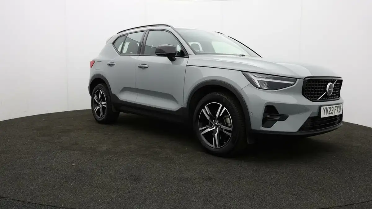 2023-volvo-xc40-20-b3-plus-big-45