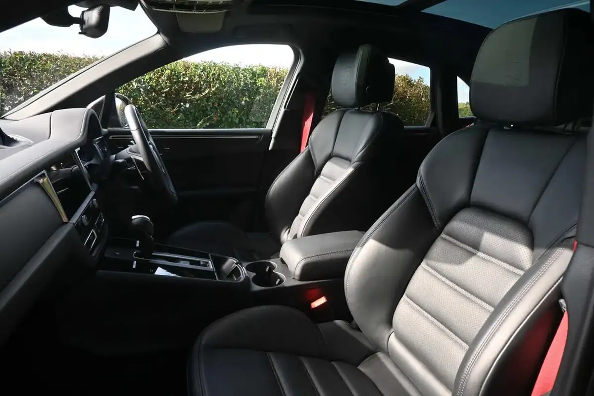 2023-porsche-macan-20-big-21