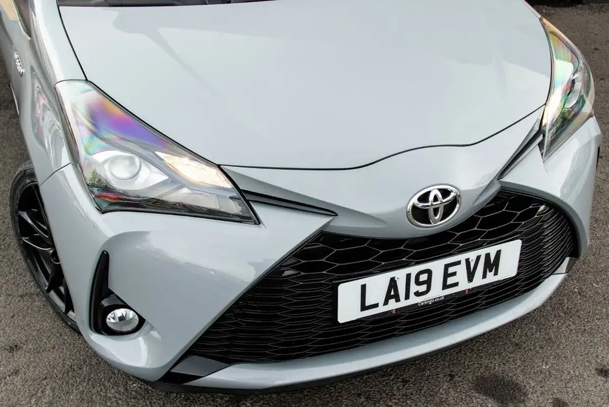 2019-toyota-yaris-15-vvt-i-gr-sport-big-10