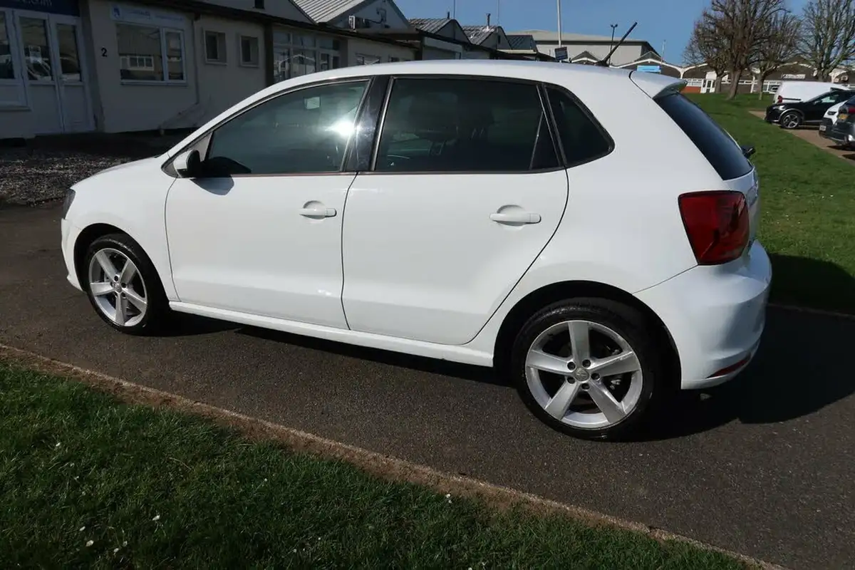 2014-volkswagen-polo-12-tsi-sel-5d-dsg-big-7