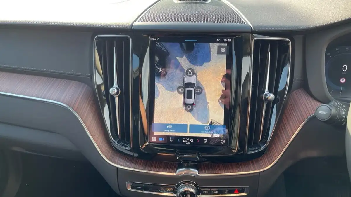 2024-volvo-xc60-20-b5-ultimate-big-40