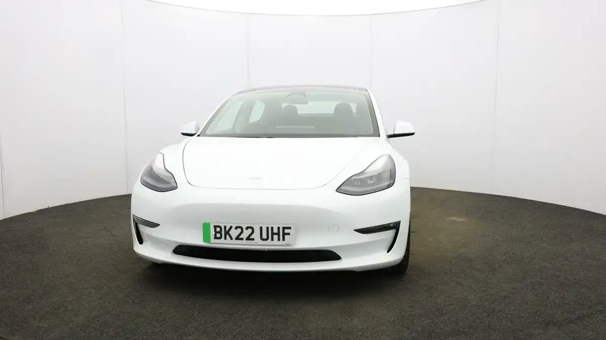 2022-tesla-model-3-e-performance-big-33