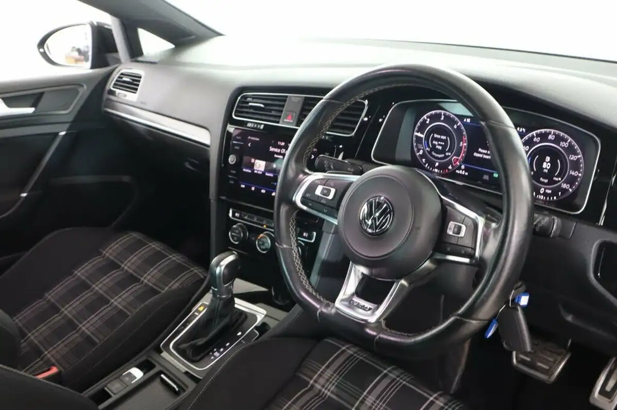 2017-volkswagen-golf-20tdi-gtd-ss-hatchback-5d-dsg-big-15