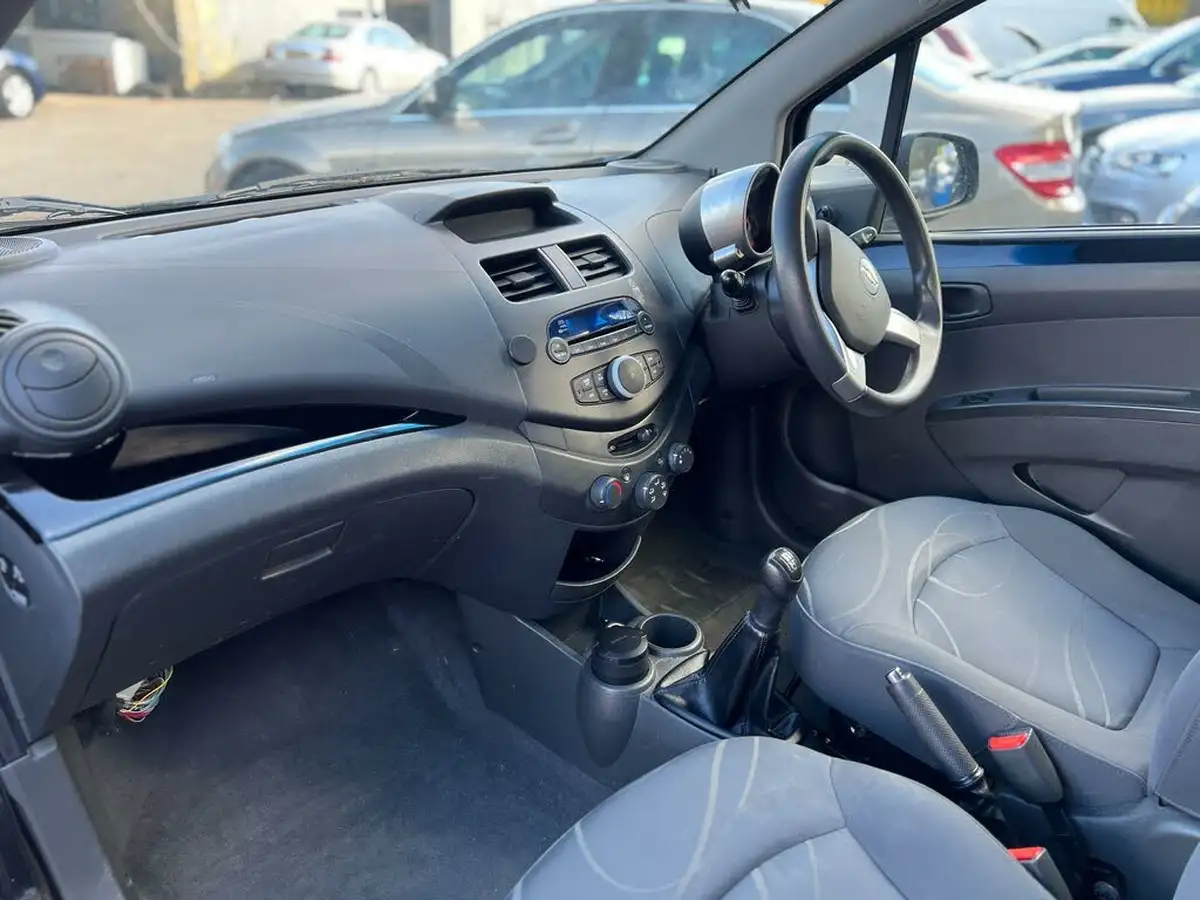 2010-chevrolet-spark-12-ls-big-17
