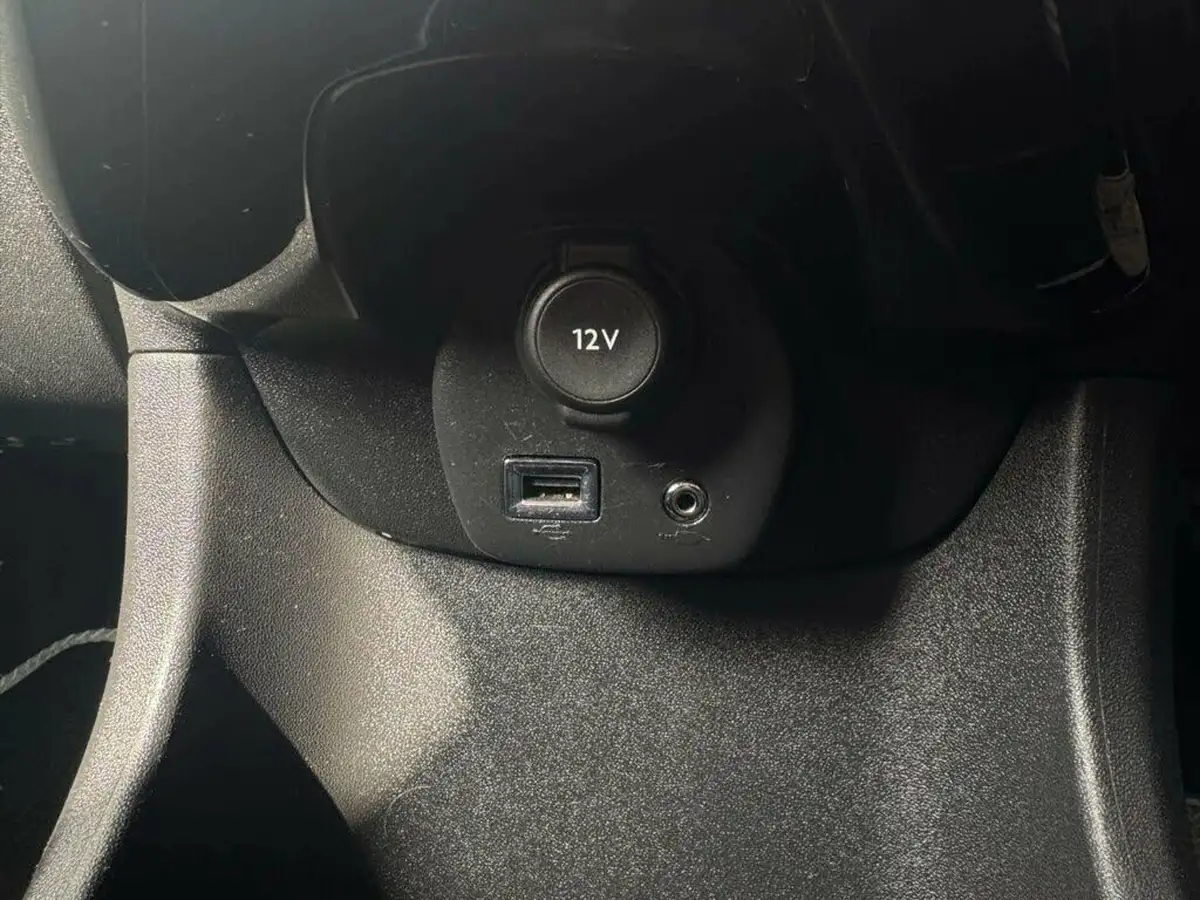 2017-citroen-c1-12-puretech-flair-5d-big-45