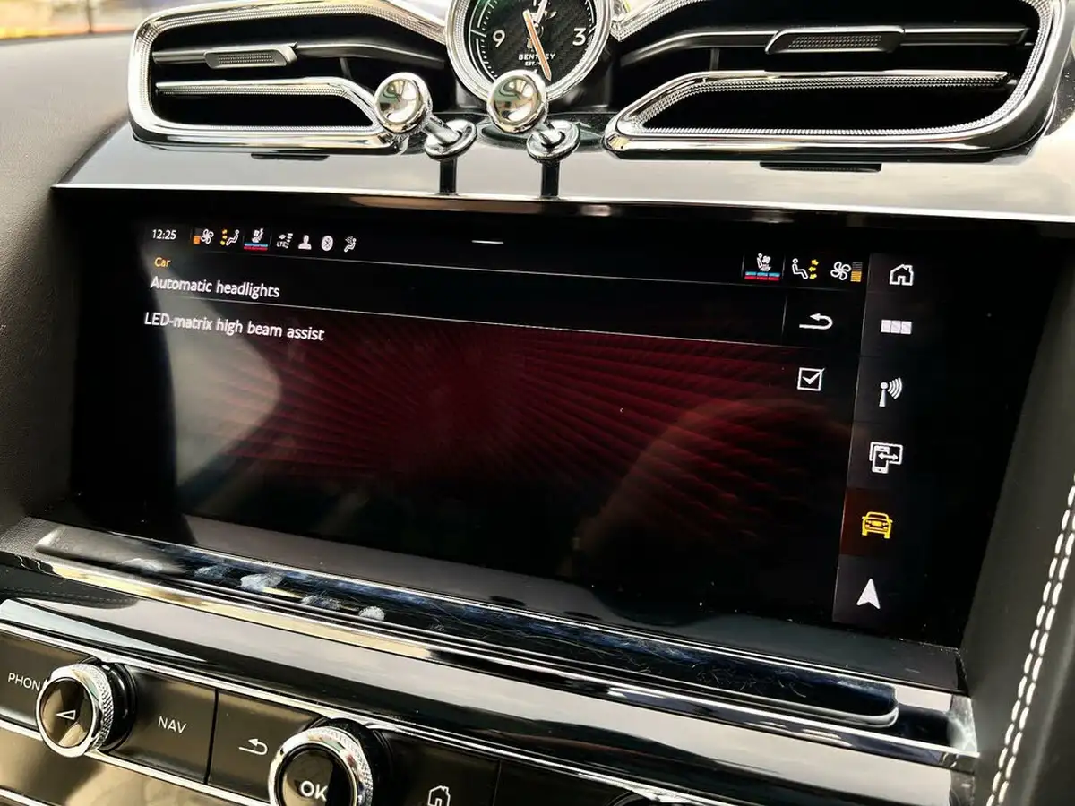 2020-bentley-bentayga-30-hybrid-big-38