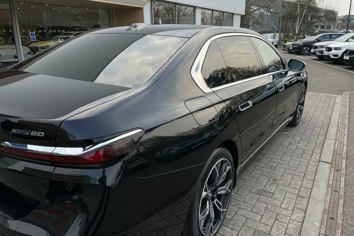2023-bmw-7-series-e-i7-xdrive60-excellence-big-13
