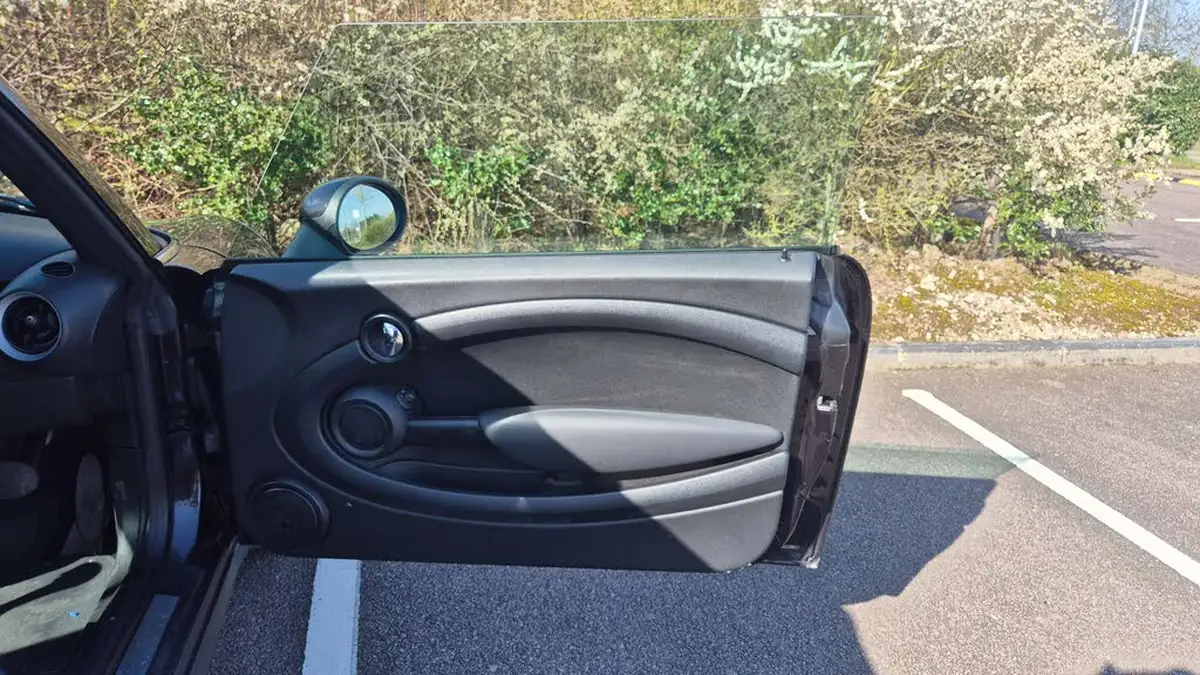 2015-mini-cooper-16-cooper-chili-auto-big-25