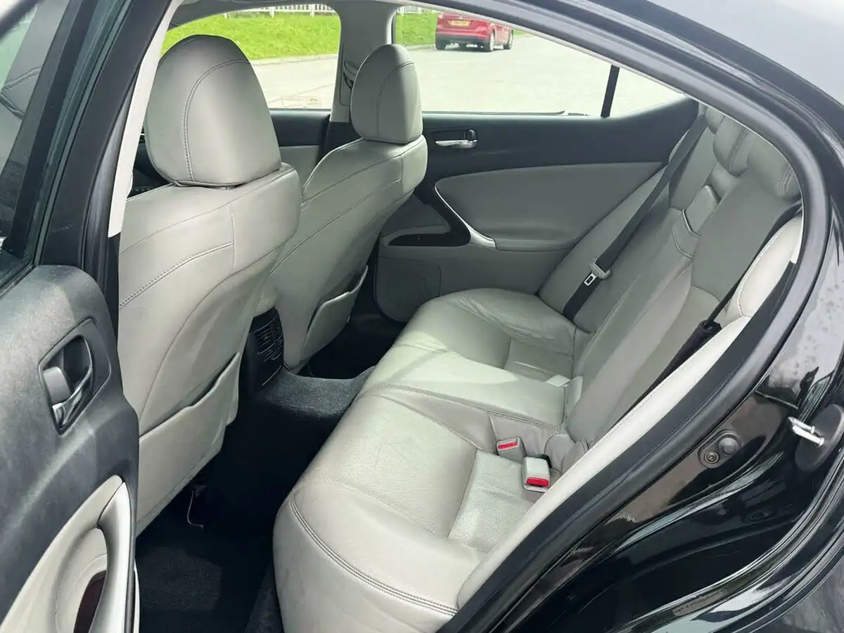 2006-lexus-is-250-25-se-l-auto-big-32