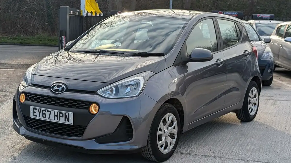 2017-hyundai-i10-10-se-big-0