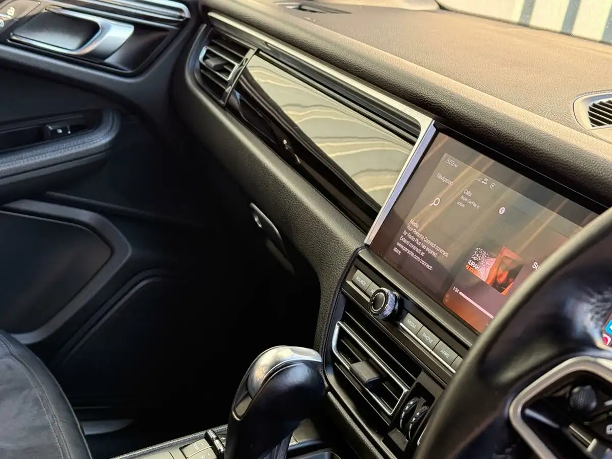 2020-porsche-macan-30-v6-s-big-24