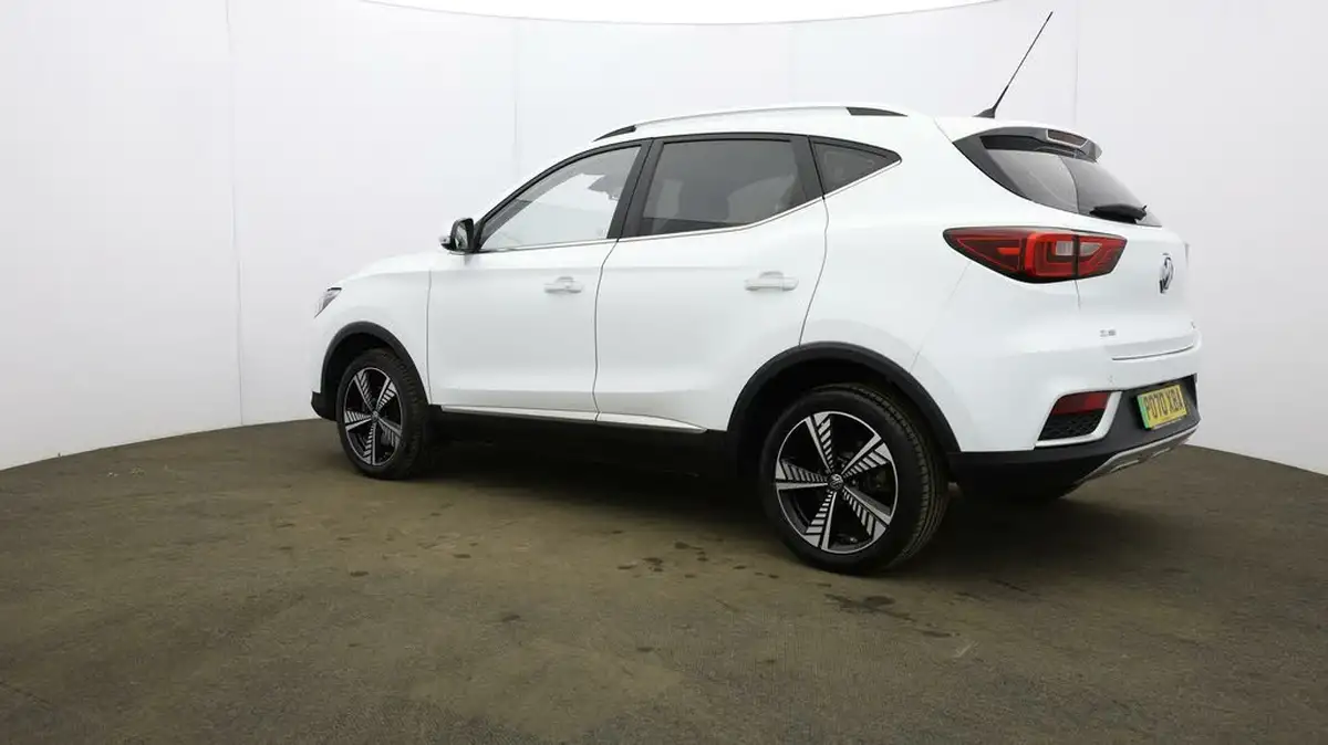 2020-mg-zs-suv-e-exclusive-ev-big-4