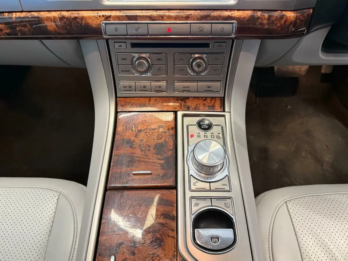 2010-jaguar-xf-30td-premium-luxury-big-24