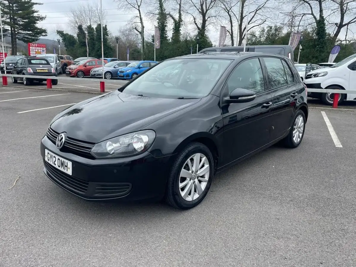 2012-volkswagen-golf-16td-blue-motion-match-5d-big-1