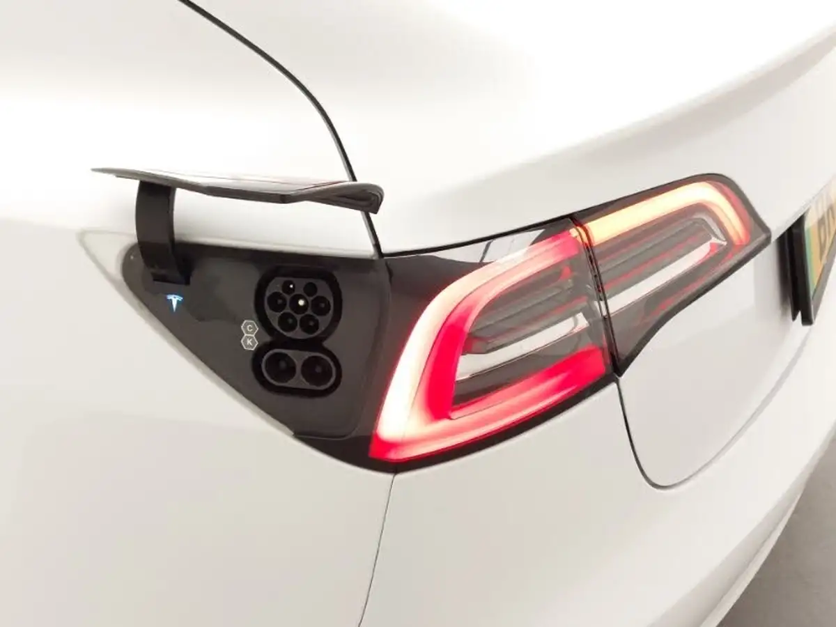 2021-tesla-model-3-e-long-range-awd-big-13