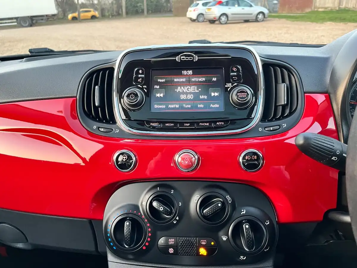 2016-fiat-500-12-lounge-big-22