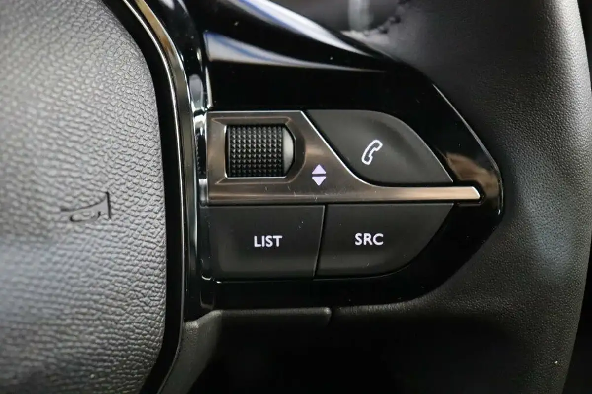 2023-peugeot-2008-suv-12-puretech-active-big-22