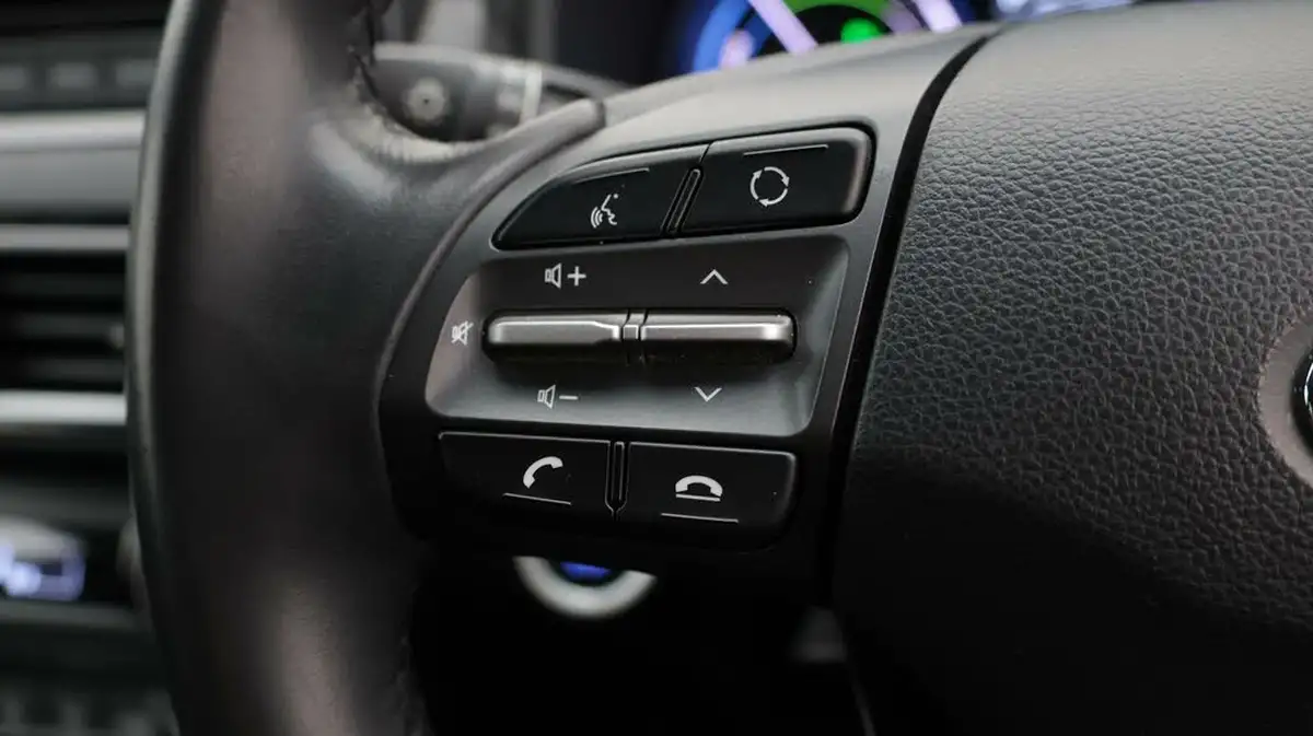 2020-hyundai-kona-16-gdi-premium-big-25