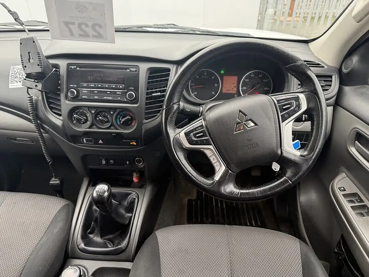 2019-mitsubishi-l200-24di-d-4life-eu6b-double-pickup-big-23