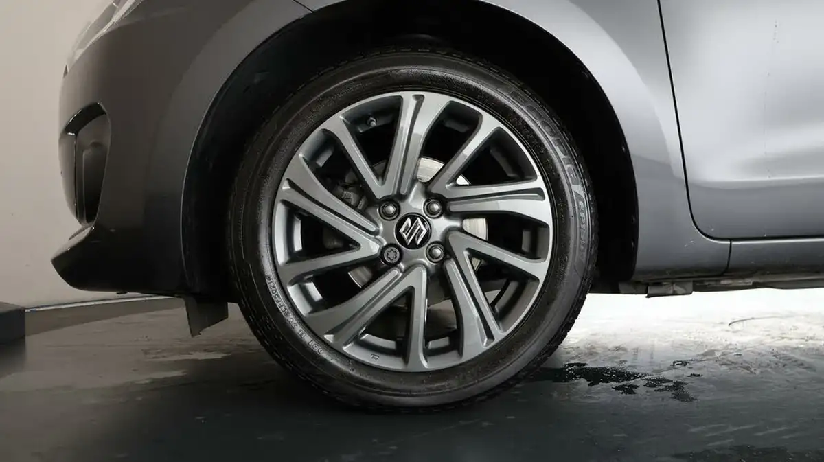 2022-suzuki-swift-12-dualjet-sz5-big-17