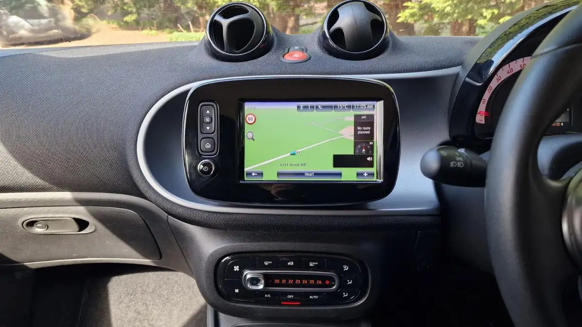 2016-smart-forfour-10-passion-70bhp-premiumss-twinamic-big-14