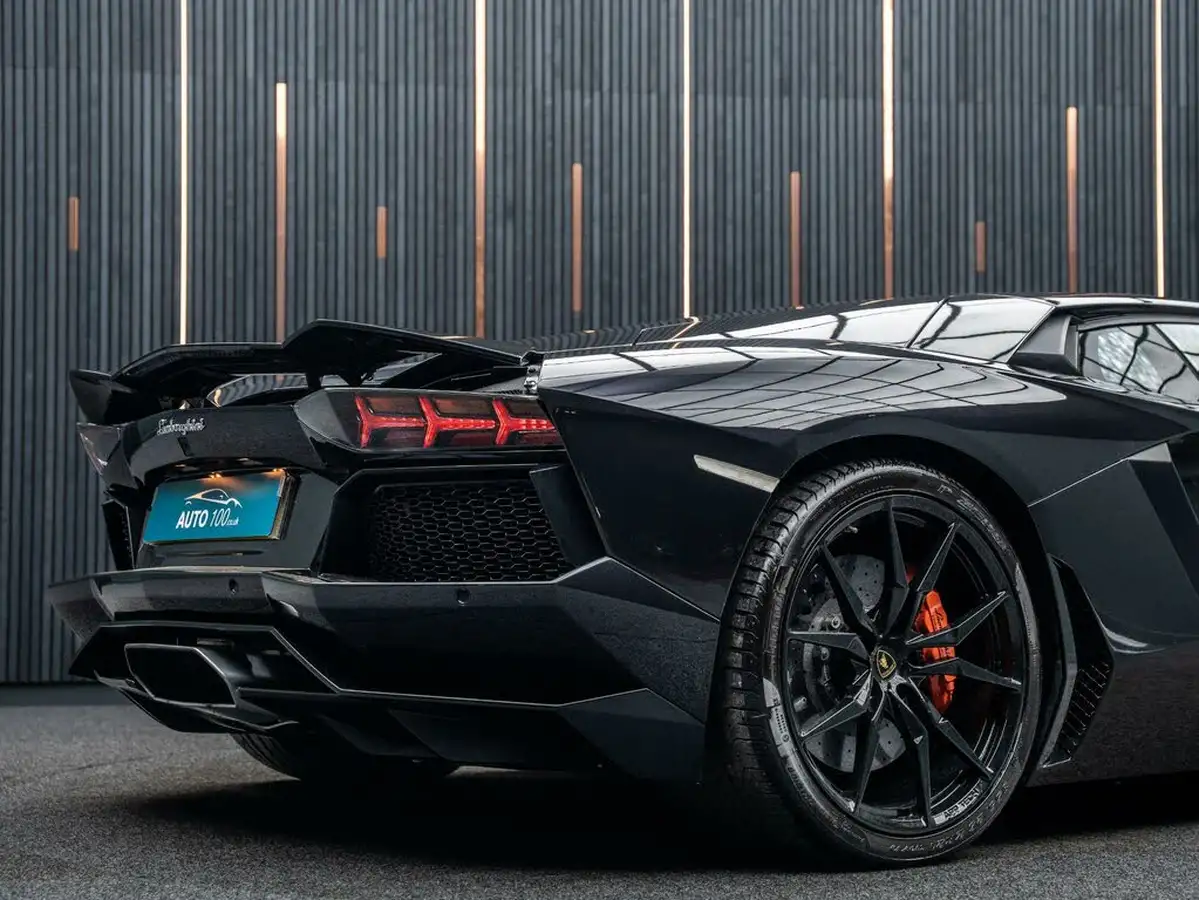 2014-lamborghini-aventador-65-lp-700-4-coupe-big-20