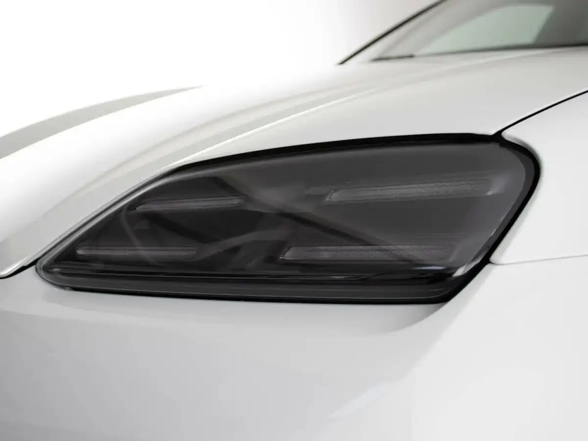 2025-porsche-macan-e-electric-big-17