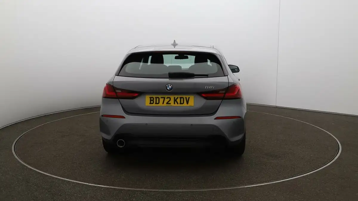 2023-bmw-1-series-15-118i-sport-dct-big-6