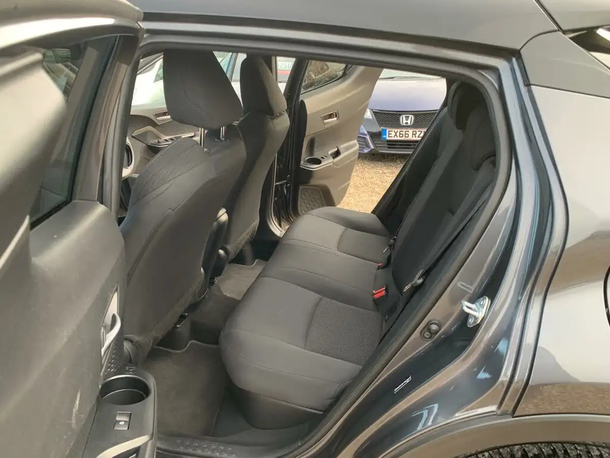 2019-toyota-c-hr-18-vvt-i-dynamic-big-38