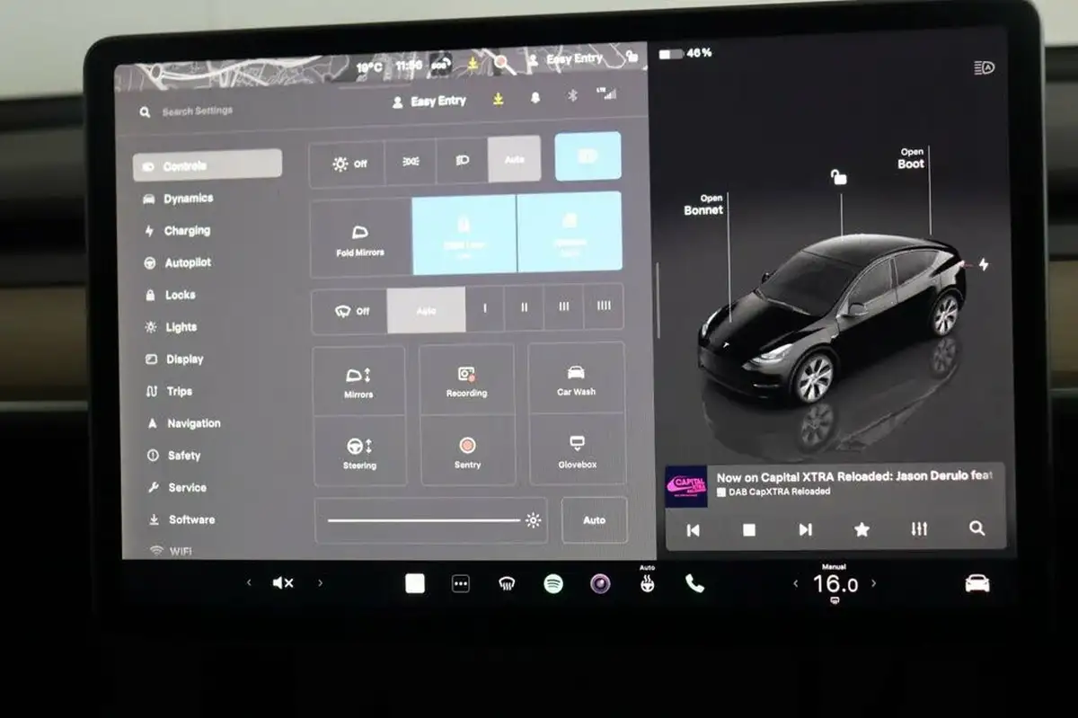 2022-tesla-model-y-e-long-range-big-21