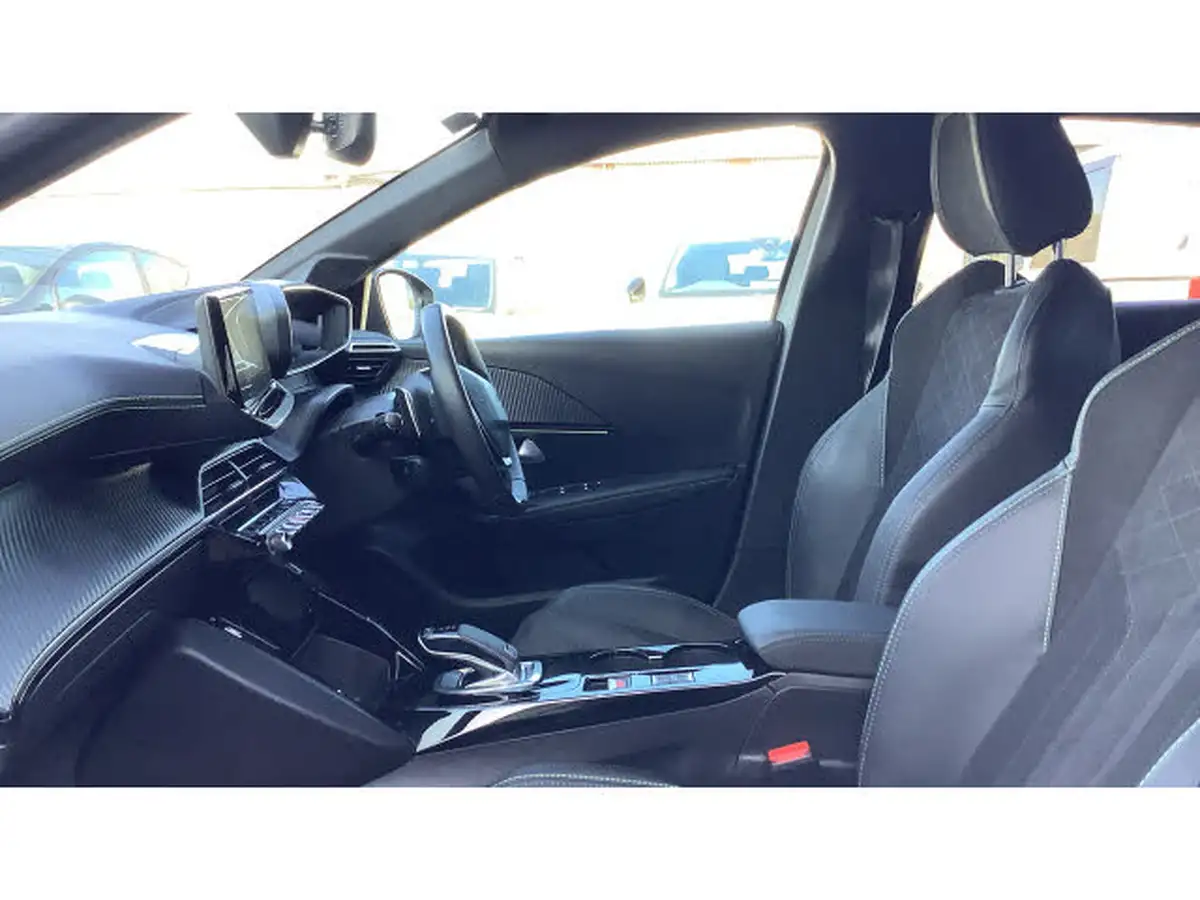 2021-peugeot-208-12-puretech-gt-premium-100bhp-eat8-big-27