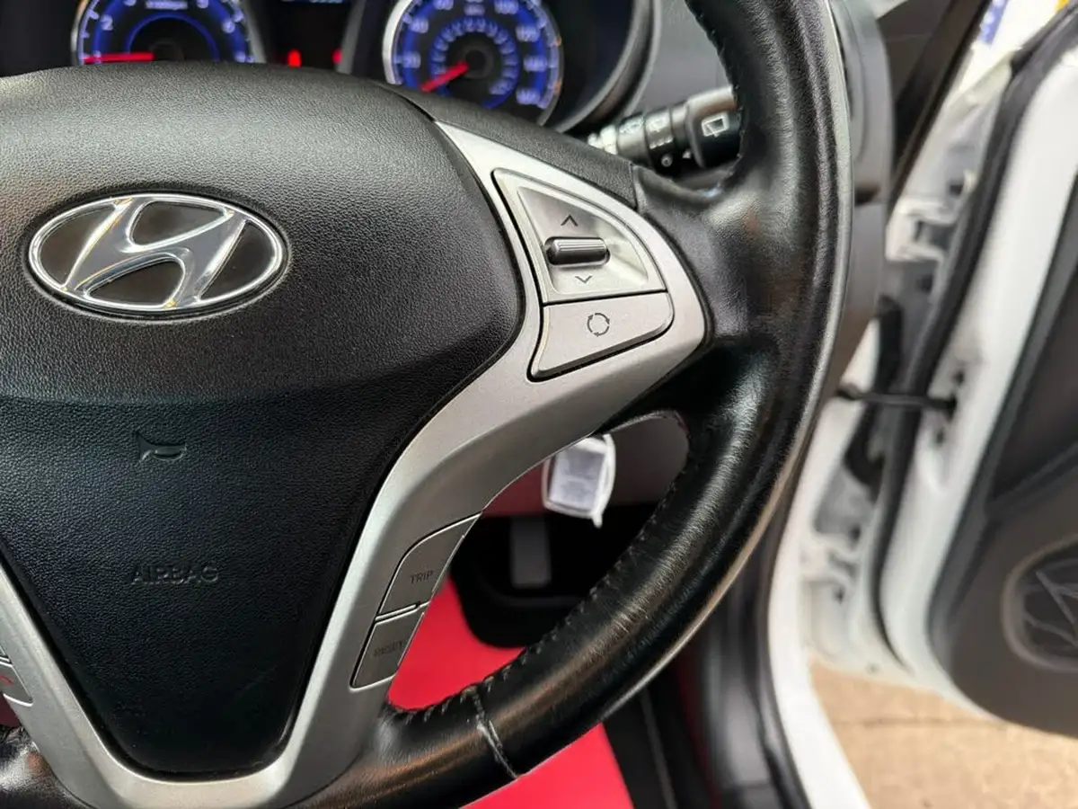2019-hyundai-ix20-16-se-auto-big-58