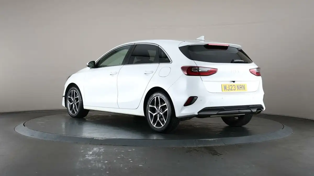 2022-kia-ceed-15-t-gdi-3-hatchback-big-65