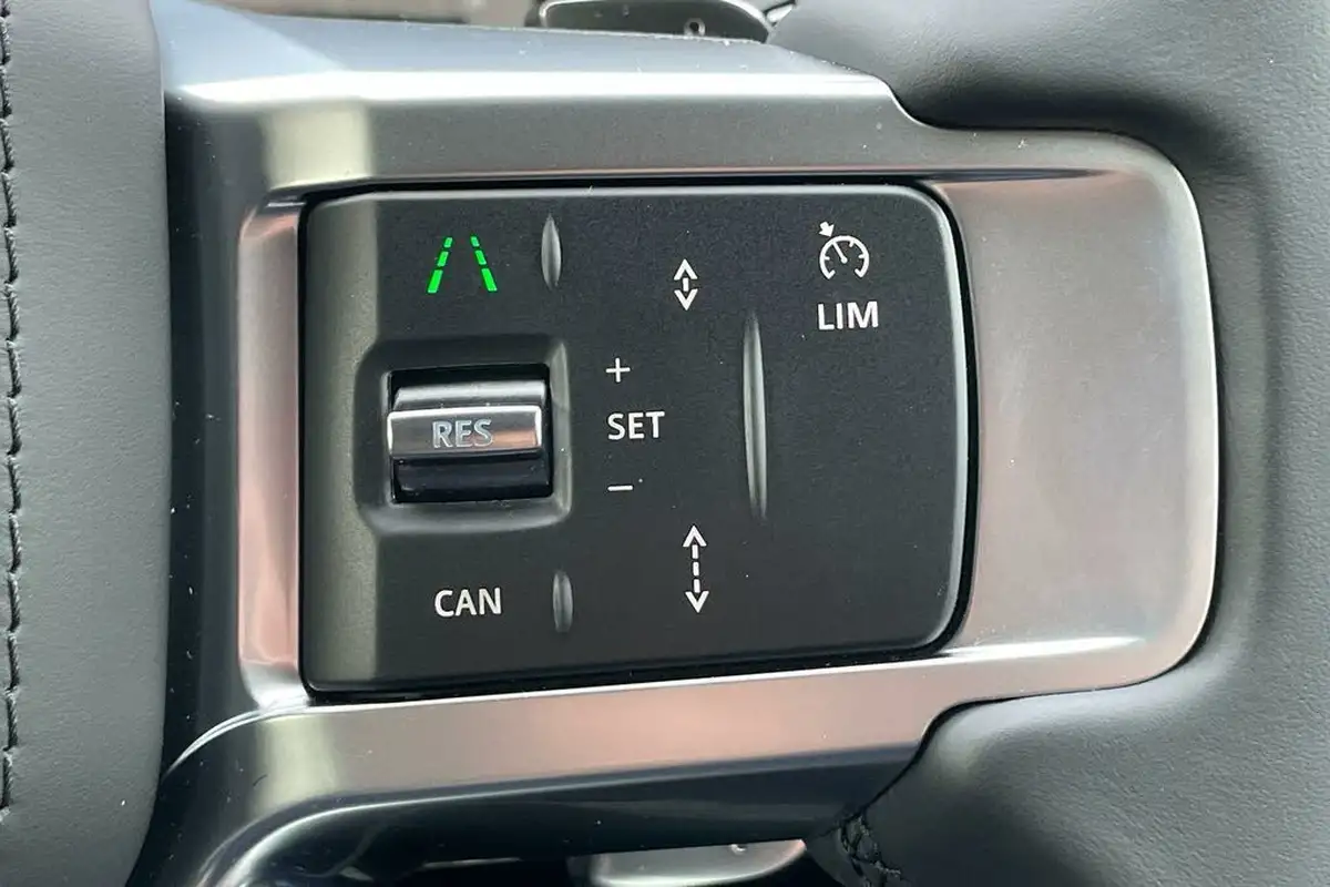 2024-land-rover-discovery-30-d350-dynamic-hse-big-24