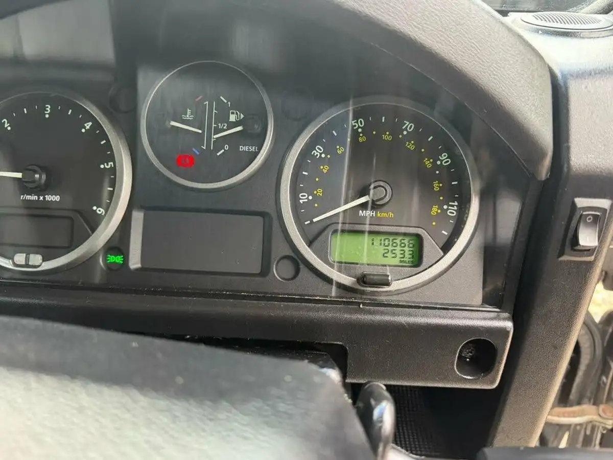 2008-land-rover-110-defender-24td-xs-station-wagon-5-drs-big-12
