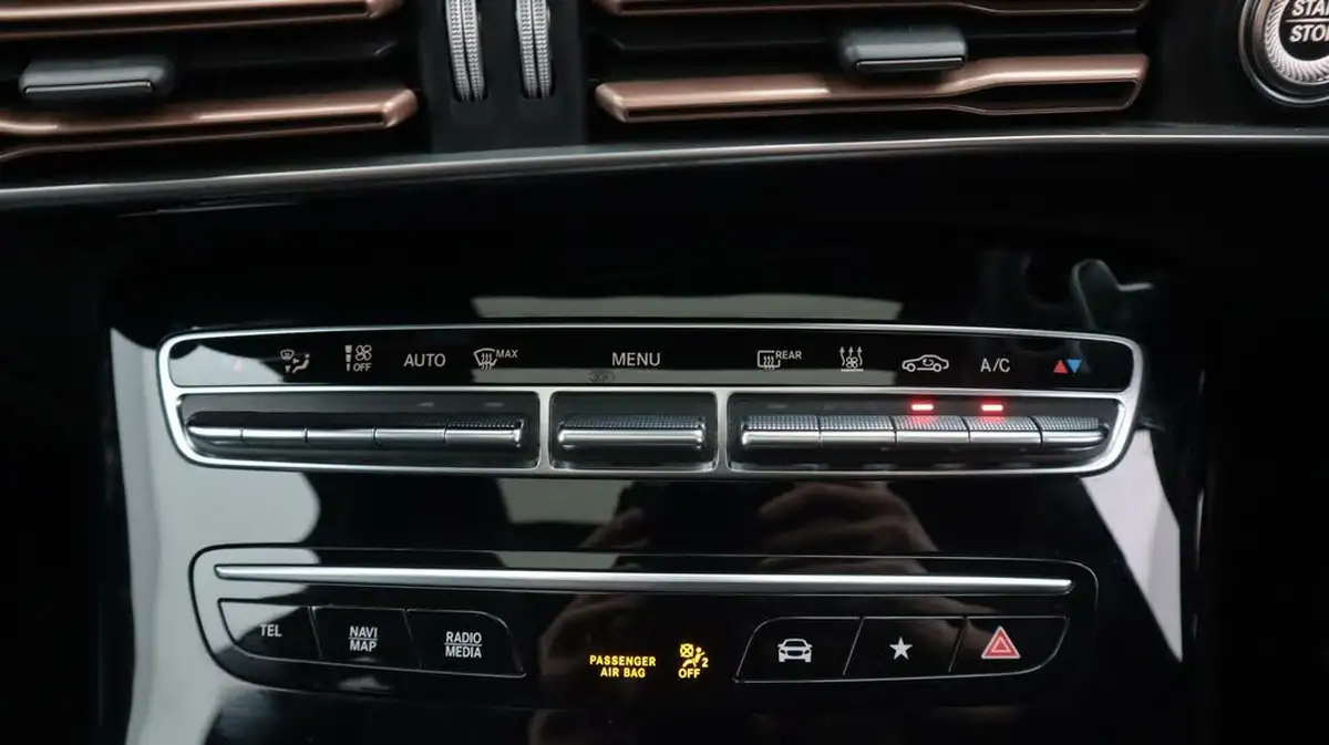 2022-mercedes-benz-eqc-e-eqc-400-amg-line-premium-plus-big-12