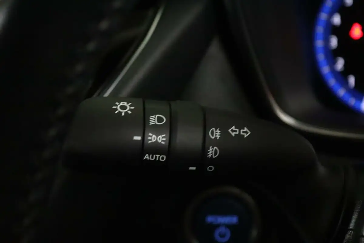 2021-suzuki-swace-18-sz5-big-22